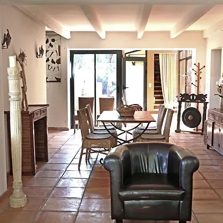 Escapade Apartment